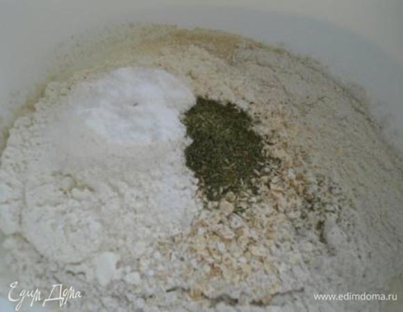 Теперь добавим соль, соду (ложка чайная без горки), белую муку, укроп и семена льна.