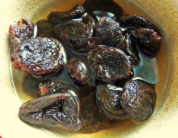 Курагу заранее зашпарить.