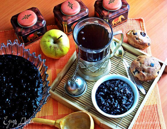 Моё чаепитие с вареньем дополняют домашние маффины. Угощайтесь, друзья!