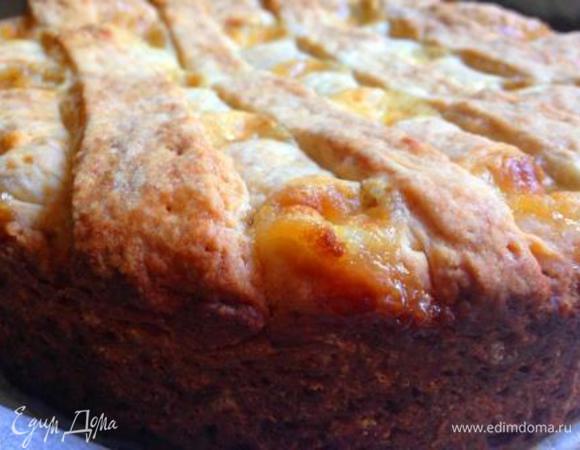 Поставить пирог в разогретую до 180-200 градусов духовку на 50-60 мин (ориентируйтесь по своей духовке!).
Верх и бока торта должны зарумяниться.