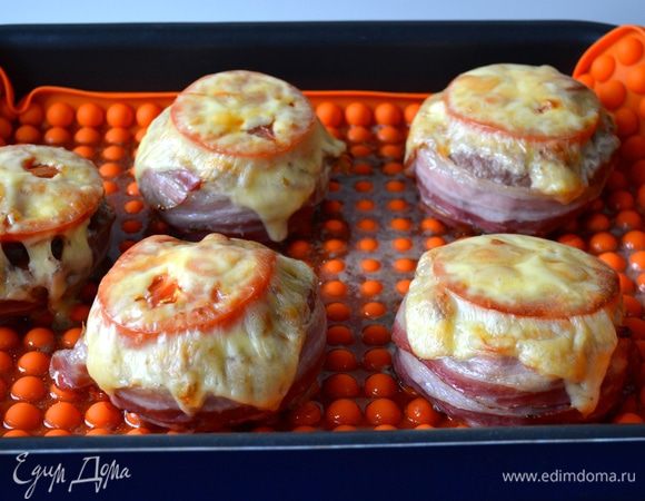 Запекайте в разогретой до 180 градусов духовке 30 минут. Кстати, знаю, что это блюдо можно приготовить и на гриле!