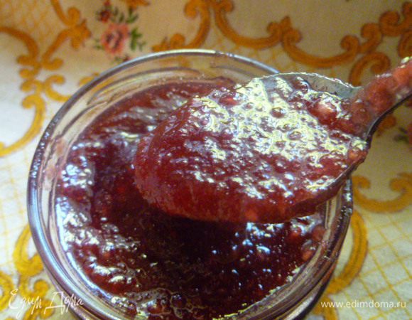 Как сегодня это делает моя доченька. Я часть сварила на зиму, а порцию сделала просто покушать для маленькой сладкоежки. 
Вкусно, очень красиво и полезно.
Угощайтесь и Вы!