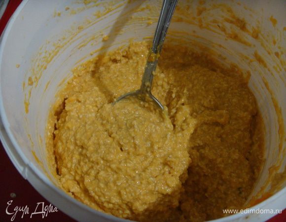 И выпекаем на раскаленной сковороде. Если у вас антипригарная, то можете даже не использовать масло!