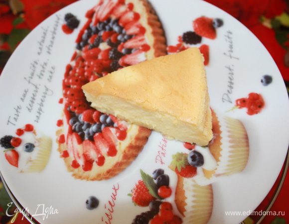 Творожник должен немного подняться и зарумяниться. После того ка остынет, немного опадёт (это нормально). 