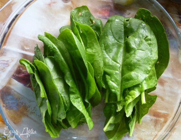 Шпинат у меня свежий, но можно брать замороженный.