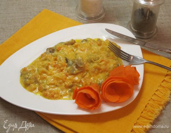 Разложить по тарелкам. Подать с любым гарниром.