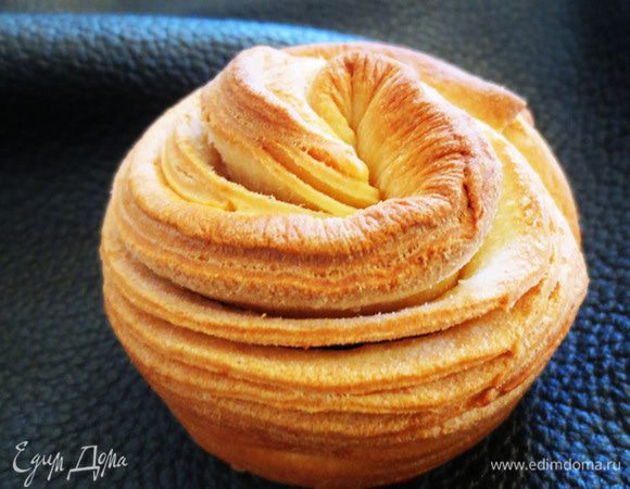 Выпекать в предварительно разогретой духовке при температуре 200 градусов 25 минут.
