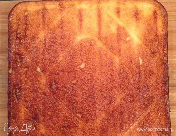 Выпекать в разогретой до 180 градусов духовке 20 минут.