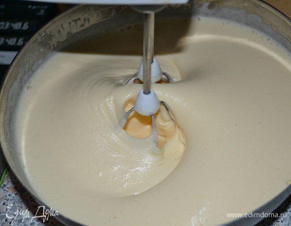 Взбиваем 5-7 минут.