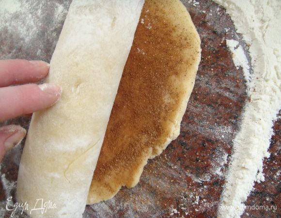 Свернуть аккуратно в рулет.