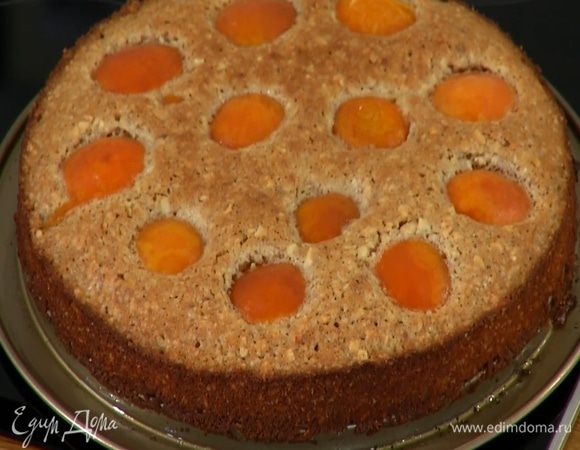 Выпекать коврижку в разогретой духовке 25–30 минут.