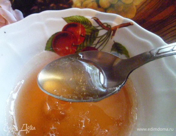 А это яблочно-грушевое желе.
Угощайтесь и вы!
А из яблочного жмыха я делаю пастилу или можно добавить сахар и закрыть джемом.