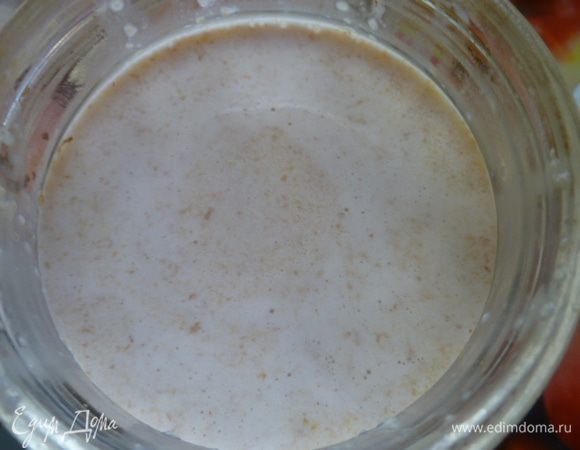 Для дочки (ей всего 5,5 лет) я процеживаю через сито, но оно не очень мелкое, а среднее. Это не обязательно. Сама же я чаще всего пью его не процеживая.