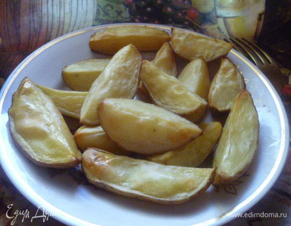 А в моей семье такую картошечку едят прямо с кожурой.
Приятного аппетита!