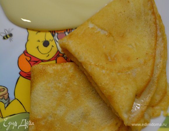 Подавать с любимым соусом: сметана, джем, йогурт или сгущенка как у нас.
Приятного аппетита!