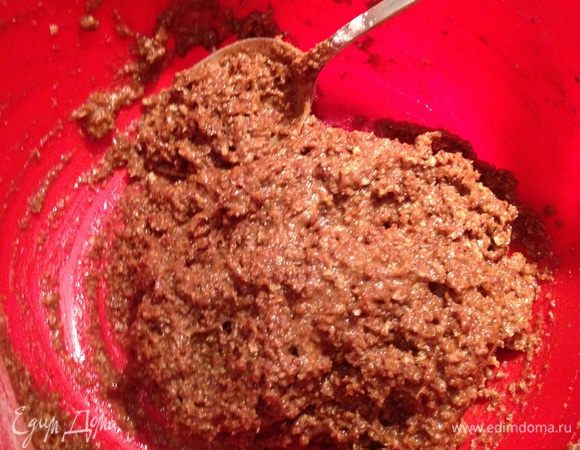 Добавляем кефир и перемешиваем. Я еще добавила корицу.