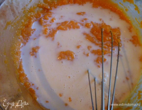 Добавить холодное молоко, перемешать.