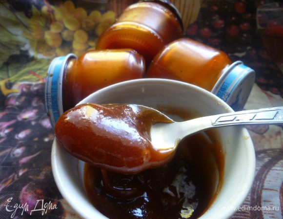 Раскладываю по маленьким баночкам для удобства и закатываю.
В этот раз у меня получилось 3 маленькие баночки их под детского питания и немного оставила покушать для доченьки для профилактики (у нас как раз похолодало и она чихает).