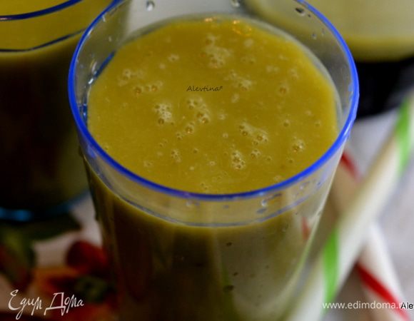 Разлить по бокалам. Наслаждаемся приятным и вкусным завтраком.