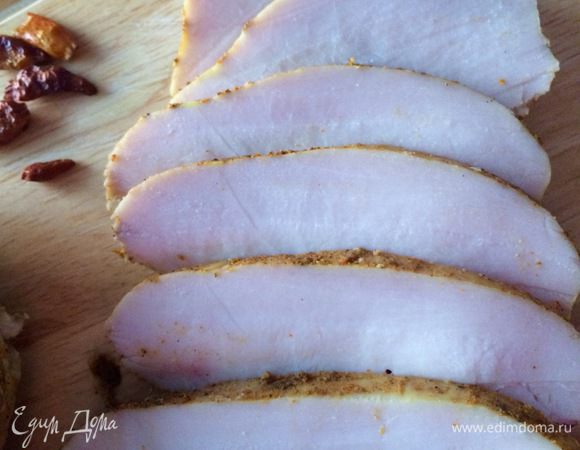 Когда грудка охладится, нарезаем и пробуем, вкусно...