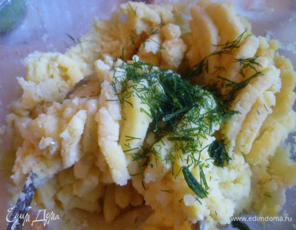 Затем укроп, перемешиваю.