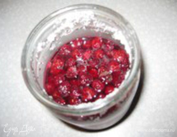 Вот фото через 2-3 недели. Малина уже будет "сухая" ее можно убирать (я из нее варю компот, только сахар в него добавлять не нужно).