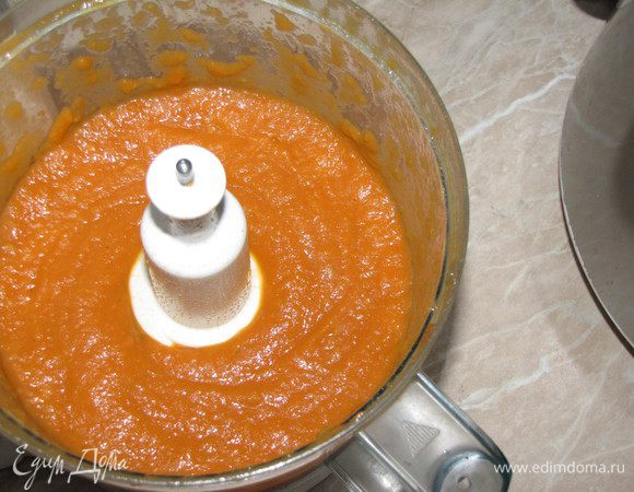 Все хорошо измельчить. Посолить по вкусу.