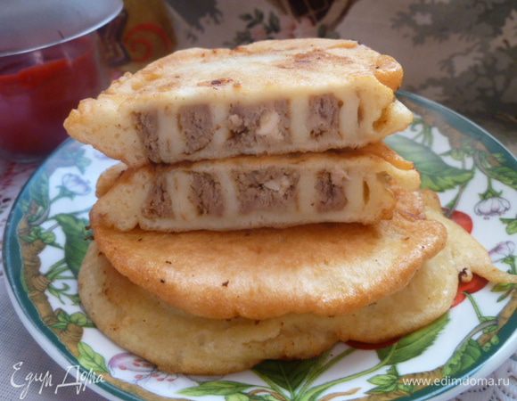 А внутри сюрприз...
Очень необычно, красиво, вкусно и очень нежно...
Приятного аппетита!