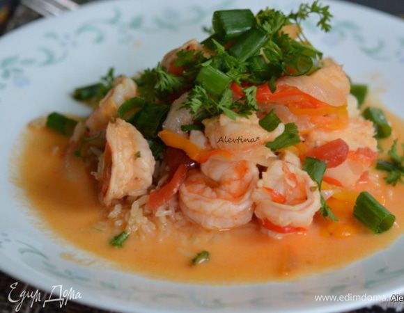 Подаем с гарниром, например, с рисом отварным. Украсить по желанию кинзой или зеленью. Приятного аппетита.