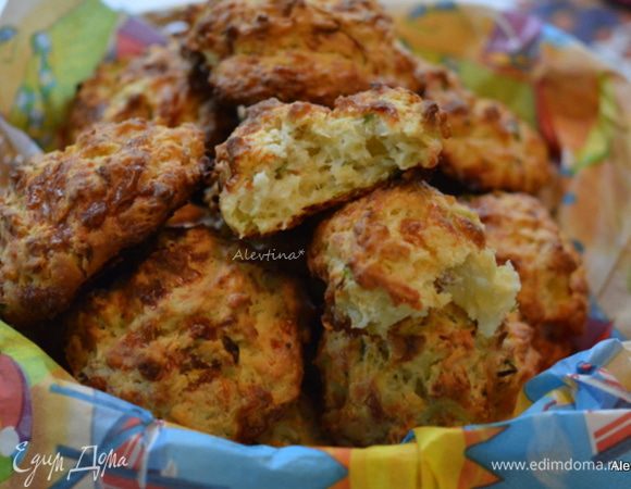 Готовые булочки подаем к столу. Приятного аппетита.