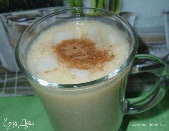 Наливаем наш суп-десерт в стаканы, можно добавить мелко порезанной дыни и присыпать молотой корицей.
Получается вкусный, полезный и сладкий (сахара не добавляли, вся сладость из фруктов) десерт за считанные секунды!