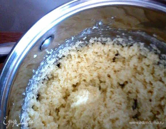 Сахар и масло взбить.