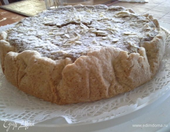 Украсить сахарной пудрой.