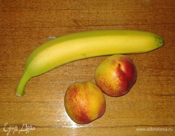 Фрукты моем и режем.