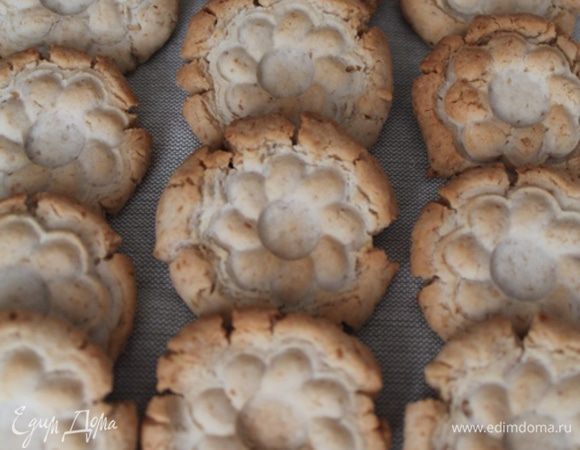 Печенье очень рассыпчатое. Угощайтесь !