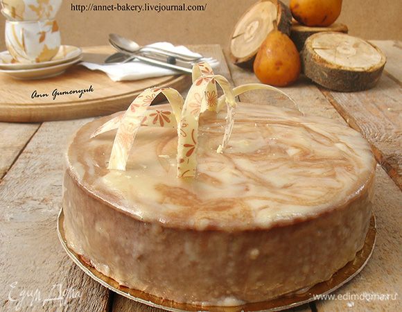 Глазурь на черном шоколаде. 

Сахар, инвертный сироп, воду довести до 103°С. Вылить на смесь сгущенного молока, рубленного шоколада и набухшего желатина. Размешать до однородности, пробить блендером. Поставить в холодильник минимум на 12 часов. Перед использованием разогреть на водяной бане или микроволновке до 30-35°С.