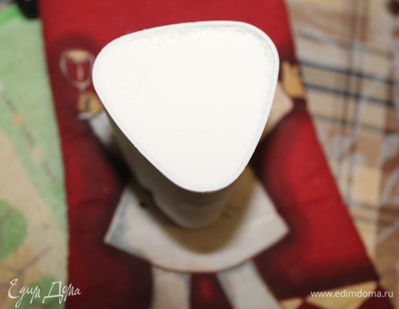 Добавить йогурт ( у меня домашний).