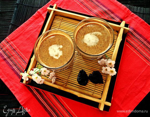 Очень сытный,густой и позитивный коктейльчик!