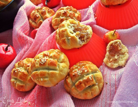 Оригинально выглядит, интересная не избитая начинка... Что ещё надо, чтобы удивить, угостить друзей и близких? Готовить надо, рекомендую :)