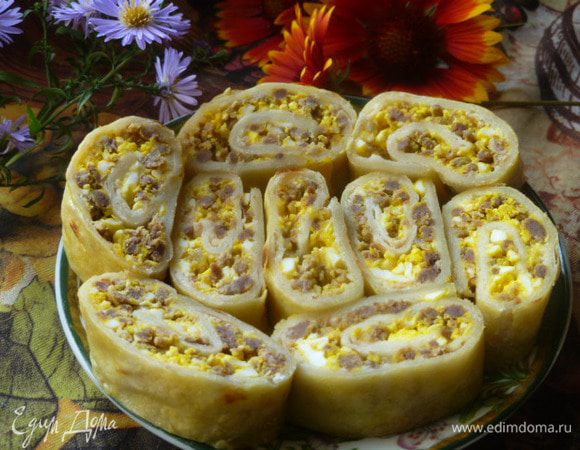 Нарезаем на порционные кусочки и приятного аппетита!
Также кусочки рулета можно положить с собой в школу.
Вкусно, сытно и натурально.