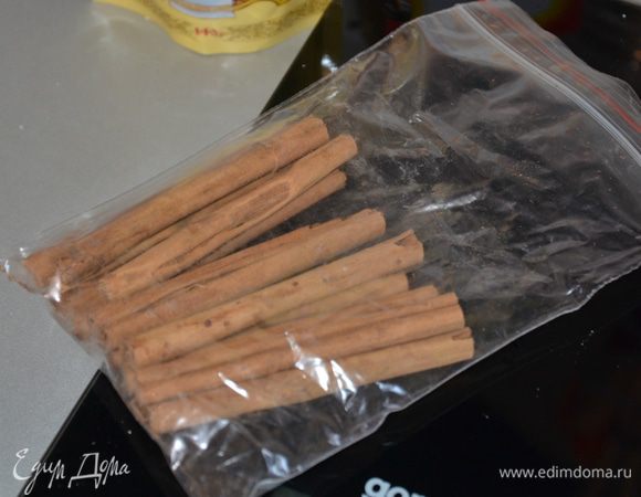 Добавить 1 ч. л. корицы или смесь ваших любимых специй (мускатный орех, ваниль и т.д.), можно добавить изюм.