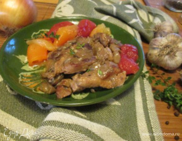 На программе "Тушение" с мясом мультиварка справилась за 40 минут. Запеченные или отваренные овощи на пару, прекрасно подойдут для гарнира к утиному мясу.