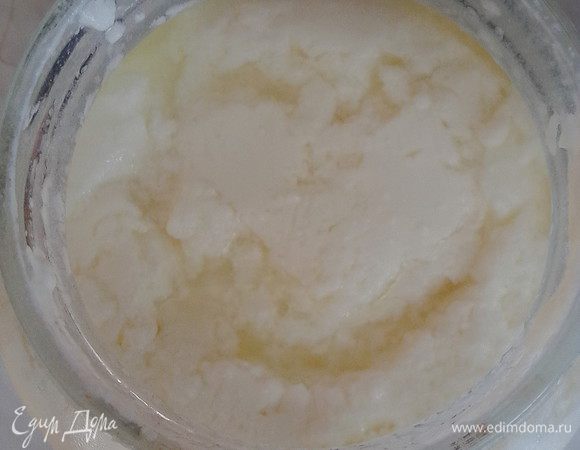 У меня йогурт домашний, без сахара.