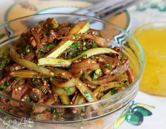 Далее накрываем на стол и угощаем. Смачного! 