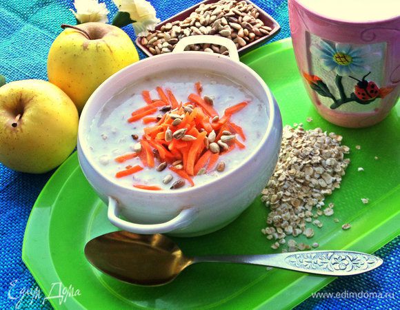 Добавим поджаренных семечек или орешков. Подаём!