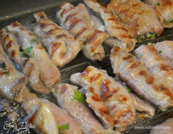 Обжарить на гриле с 2-х сторон на сильном огне до подрумянивания.