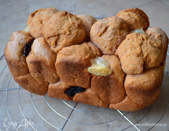 Готовый хлеб остудить.