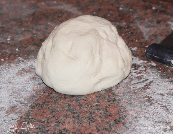 Еще минут пять...Ореол из соли и ваши ладошки покрыты коркой из соли. Вообще, времени может уйти меньше: все зависит от качества муки.