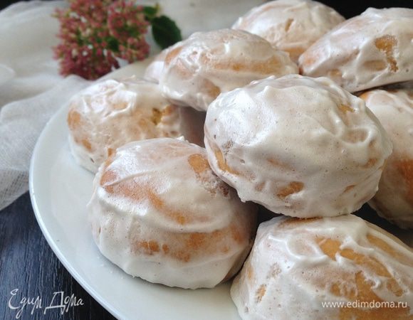 Готовые прянички подавать к столу.