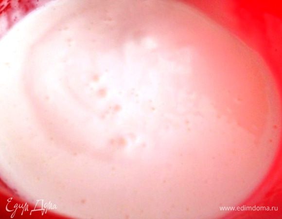Яйца взбивать с сахаром в течении 5 минут.